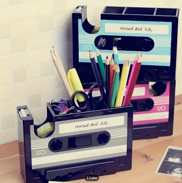Dispensador de cinta tipo casete retro con portalápices